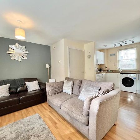 1 Captain'S Rest Modern 2 Bedroom Brixham Harbour Flat Exterior photo