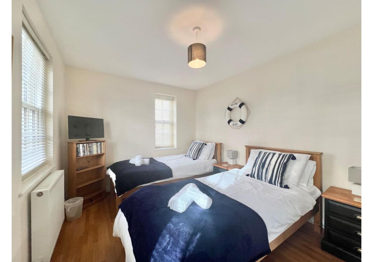 1 Captain'S Rest Modern 2 Bedroom Brixham Harbour Flat Exterior photo